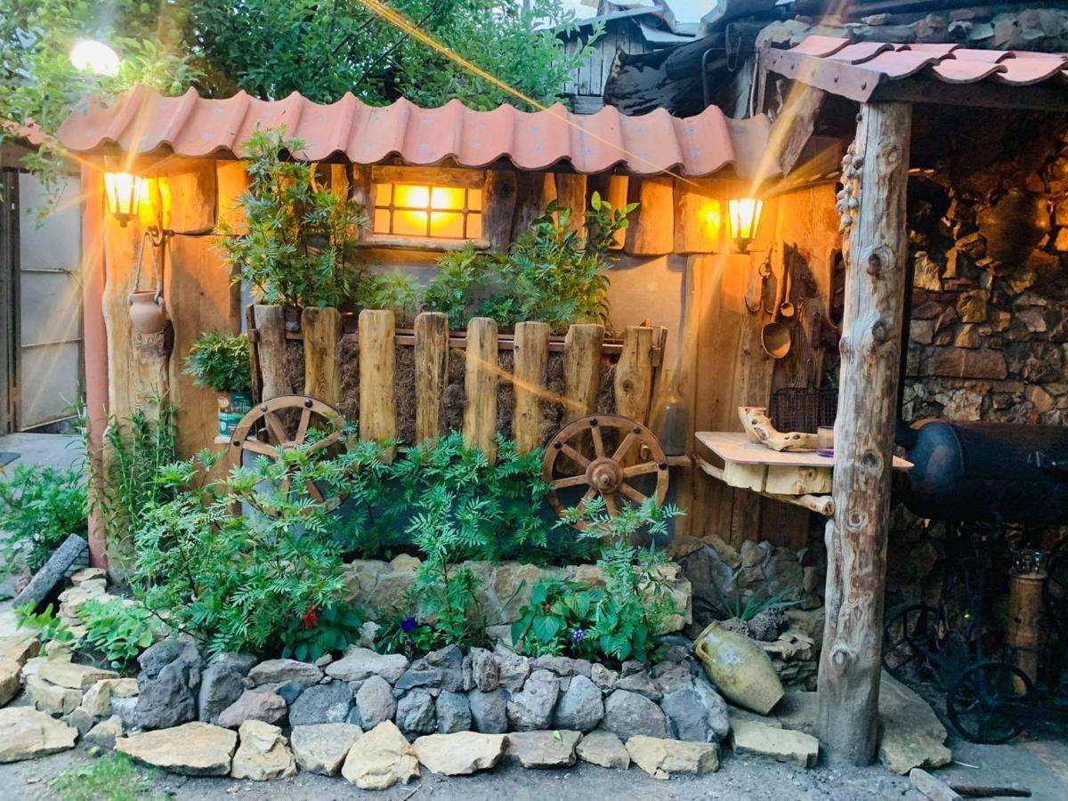 Alashkert Guesthouse ,Ալաշկերտ Հյուրատուն Гюмри Экстерьер фото