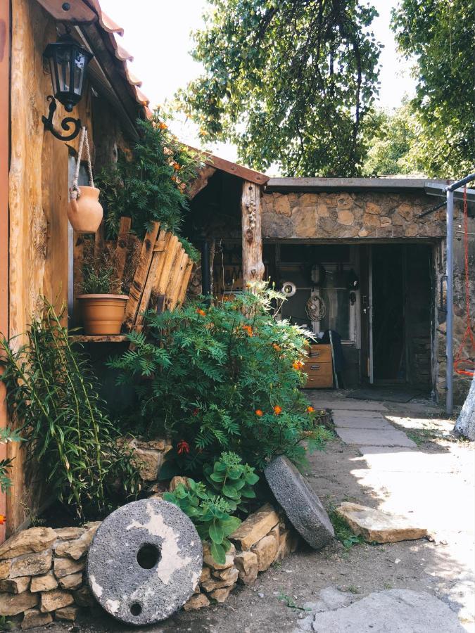 Alashkert Guesthouse ,Ալաշկերտ Հյուրատուն Гюмри Экстерьер фото